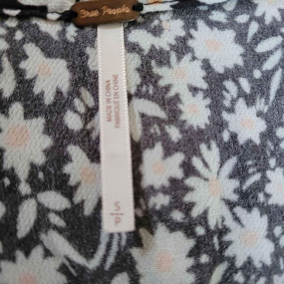 Women's Size Small Free People Crop Top - Picture 5 of 6